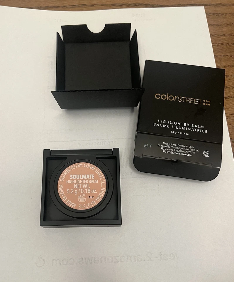 Color Street Highlighter Balm with Mirror Compact - Image 2 of 3