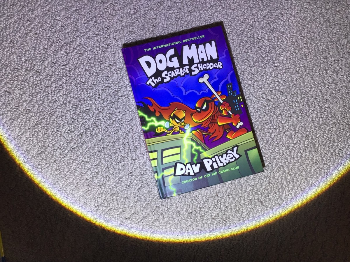 Dog Man: the Scarlet Shedder: a Graphic Novel (Dog Man #12): from