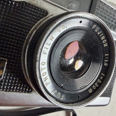 Vintage Fujica Half 1.9 Black Compact Manual Focus 35mm Half-Frame