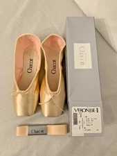NIB! Chacott Veronese II Pointe Shoes Pink Size 23.5 C Medium Shank