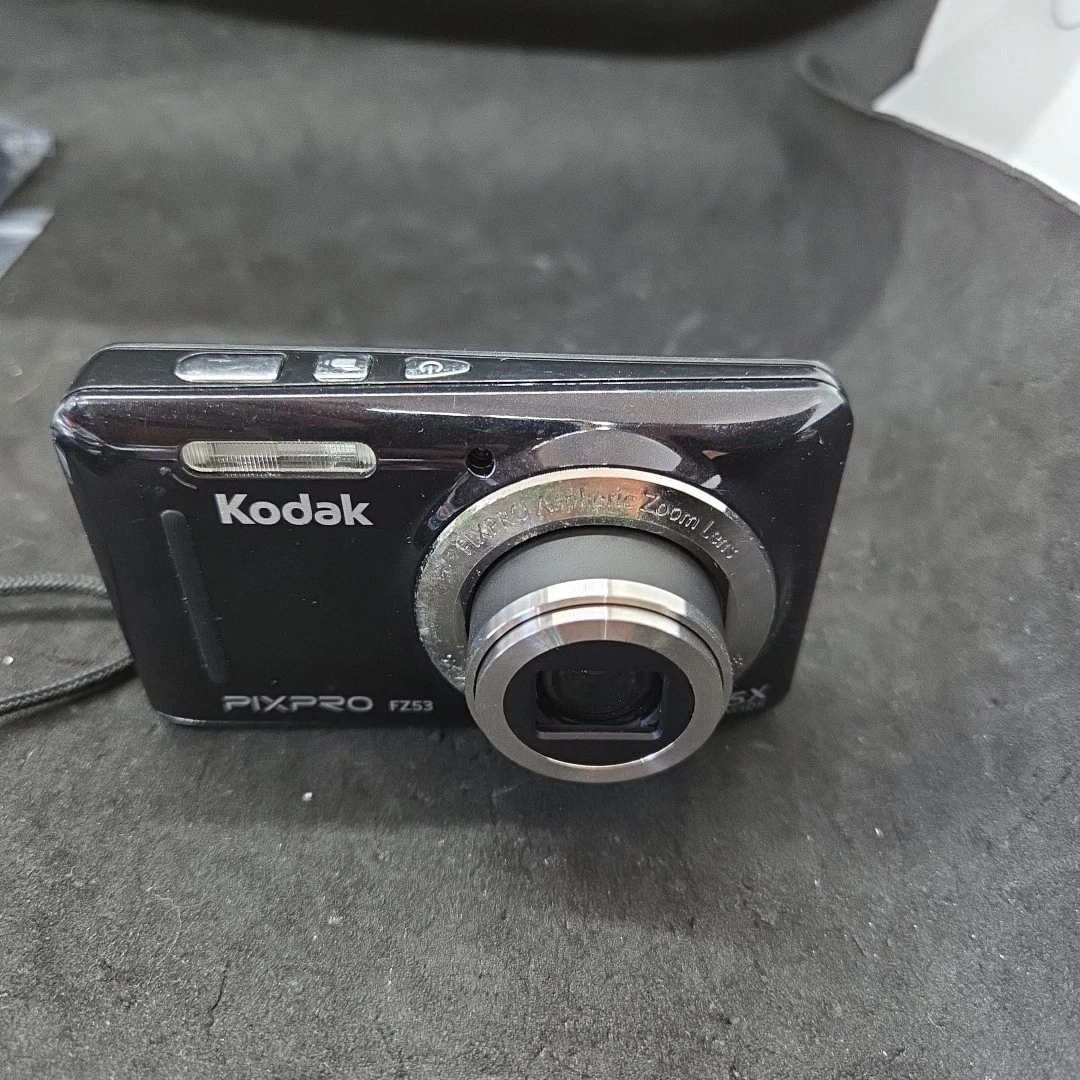 Kodak PIXPRO FZ53 コンパクトデジタルカメラ ブラック Amazon.com : Kodak PIXPRO Friendly Zoom FZ53-BK 16MP Digital