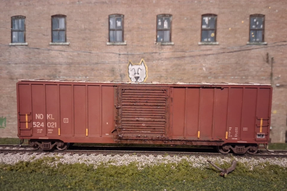 Light Weathered Nokl Berwick Boxcar Atlas - Image 3 of 4