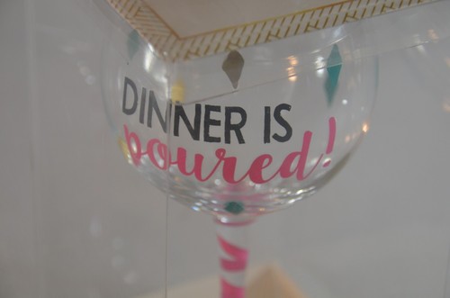 Gifts For Her Dinner Is Poured Wine Glass New - 第 2/6 張圖片