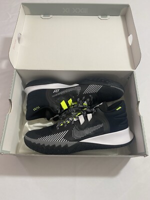 New Mens Size 11 Black White Nike Kyrie Flytrap V Basketball Shoes CZ4100 002