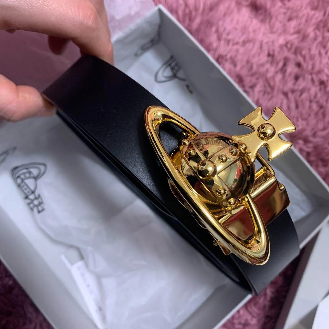 Vivienne Westwood Leather Belt Gold Orb Buckle with Box Used Vivienne Westwood Leather Belt Gold Orb Buckle with Box Used