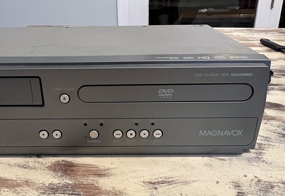 Magnavox DV225MG9 A DVD/VCR Combo Player VHS Recorder NO Remote Tested