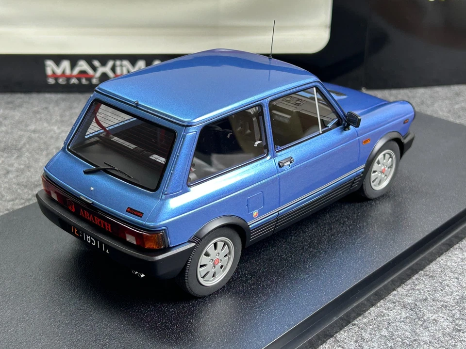 MAXIMA 1/18 1984 AUTOBIANCHI A112 ABARTH SERIE VII azul metálico Foto 3 de 4