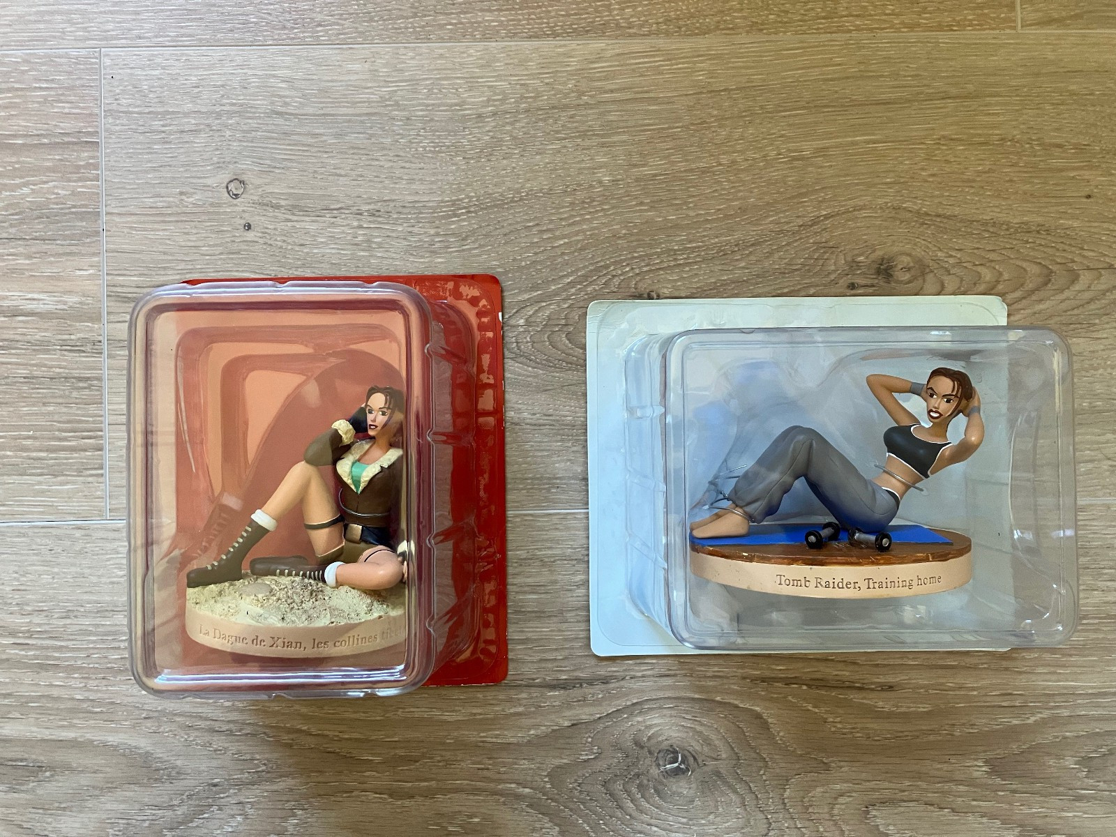 Figurines Tomb Raider Lara Croft n°22-31 déco bureau gaming rétro avec fascicules 2005