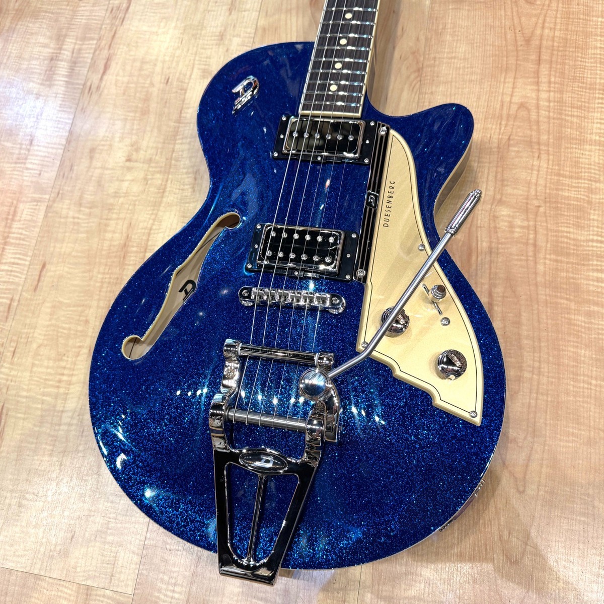 Duesenberg Starplayer TV Semi-Hollow Electric Guitar Blue Sparkle