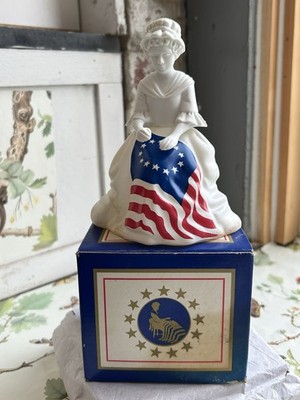 Vintage Avon 1976 Betsy Ross American Flag Sonnet Cologne Decanter 