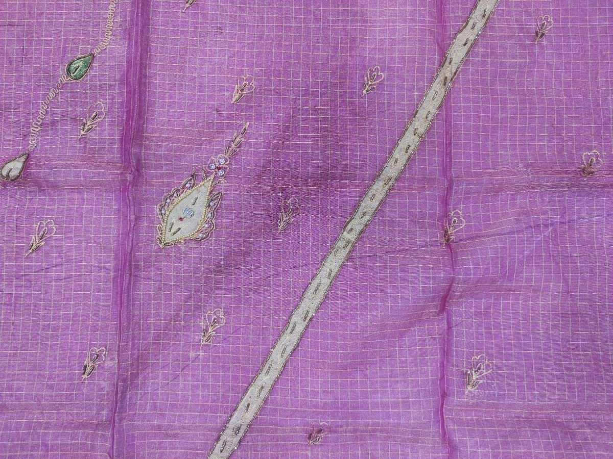 Indian Hawker Dames geborduurd net Dupatta Chunni dames, rood, lengte - 2.25, Rood, Length - 2.25 Indian Hawker Dames geborduurd net Dupatta Chunni dames, rood, lengte - 2.25, Rood, Length - 2.25