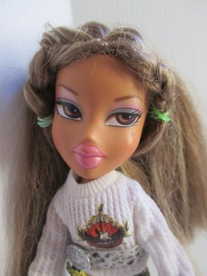 bratz doll with dirty blonde hair