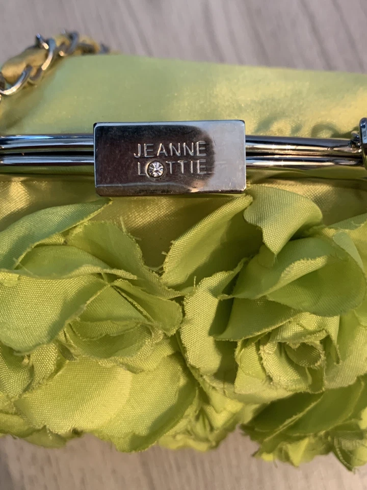 Jeanne Lottie Bright Green Flower Purse Foto 2 de 4