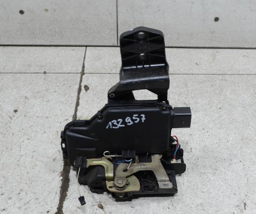 VW Passat 3B Variant 1999 Tür Schloss Verriegelung vorne RECHTS #132957-H236