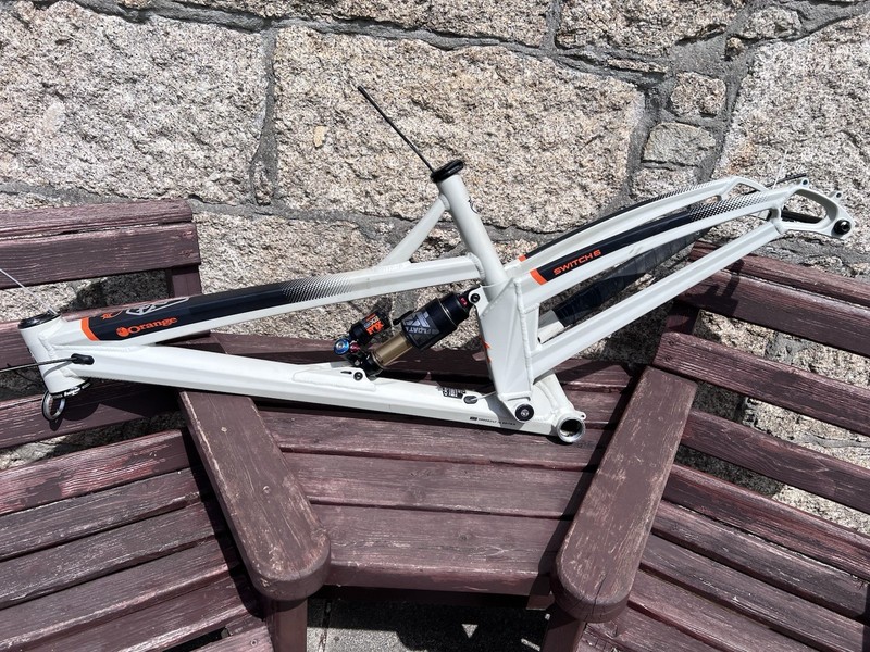 Orange Switch 6 Frame Medium With Fox X2 Factory Shock & Hope Headset