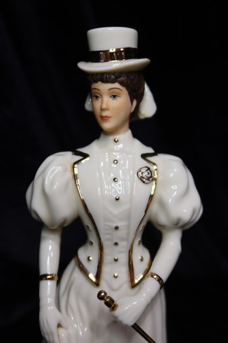 LENOX 4 FIGURINE DAMA PORCELLANA SIGNORE VITTORIANE DELLA MODA AVORIO COTILLION - Foto 21 di 24