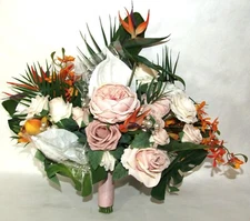 Large (about 20" Wide, 16" Tall) Ling's Moment Tropical Bouquet w/Rose & Pearls