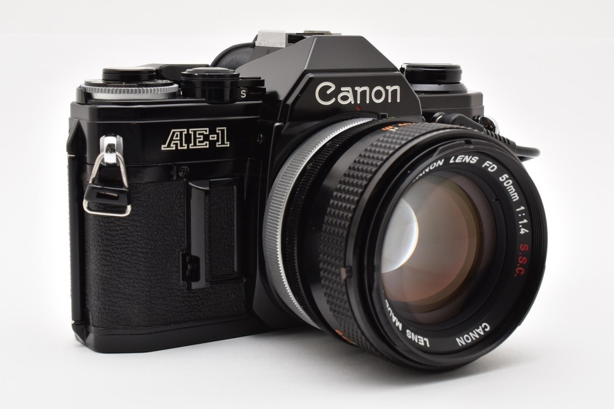 Canon AE-1 PROGRAM ブラック FD 50mm 1:4 SSC Canon AE-1 Black 35mm Film SLR with Canon FD SSC 50mm f1.4