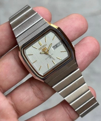 Vintage Seiko 5 Automatic Men's Watch