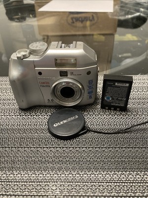 Olympus Camedia C-5000 Zoom 5.0MP Compact Digital Camera Silver Tested    