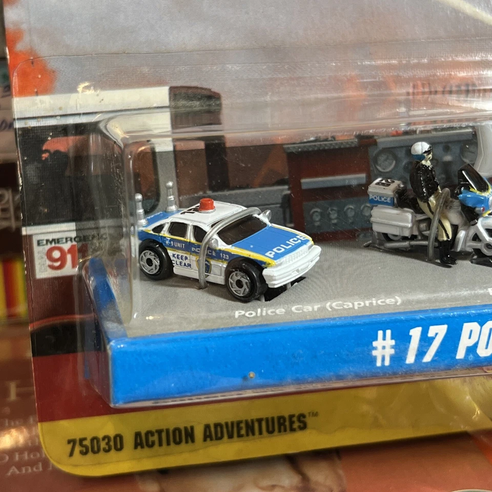 Micro Machines Action Adventures #17 Police Emergency Collection Galoob 1993 NEW - Image 2 of 4