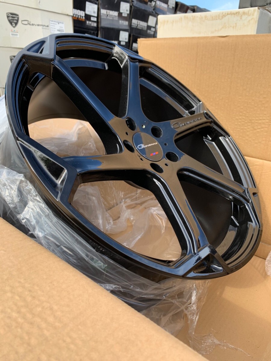 22x9 Giovanna Dalar X gloss black 5x114.3 +30mm offset 73.1mm