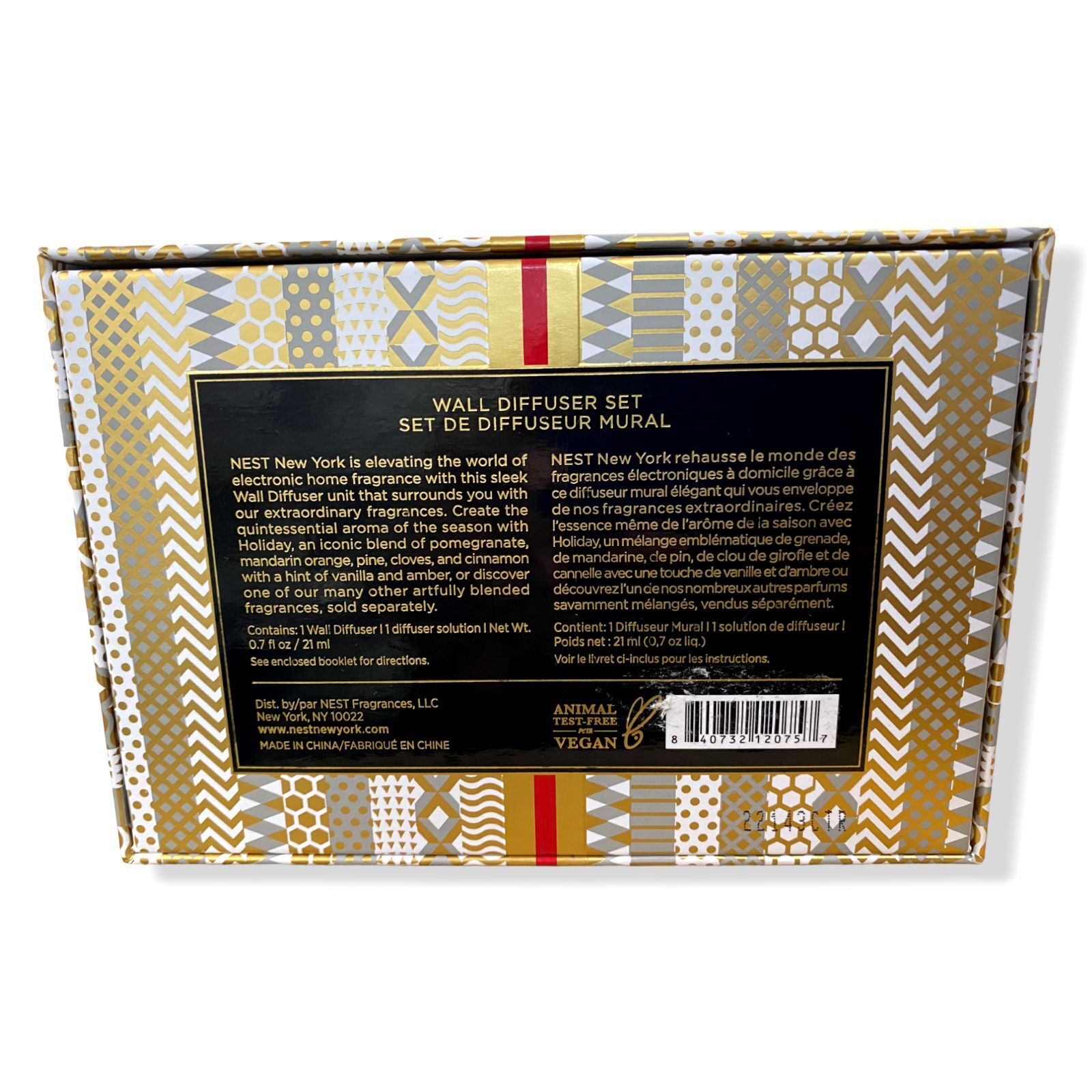 $39 NEST New York Festive Set Wall Diffuser Scented Holiday Oil Refills 2-Piece