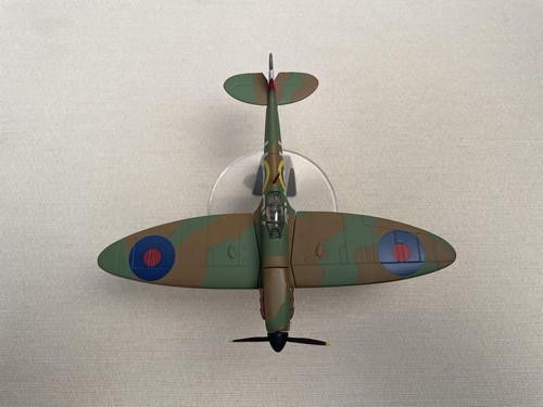 CorgiSpitfire MKI George Unwin 1:72 WB99601 - Picture 5 of 7