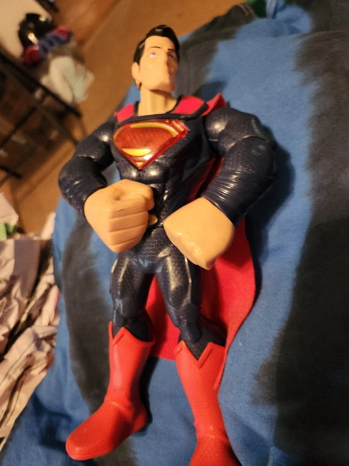 Figura de acción Superman Man of Steel Mega Punch Foto 3 de 4