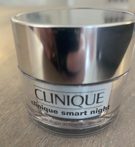 Clinique Smart Night Custom-Repair Feuchtigkeitscreme 1,0 oz/30 ml trockene Kombination - Bild 2 von 5