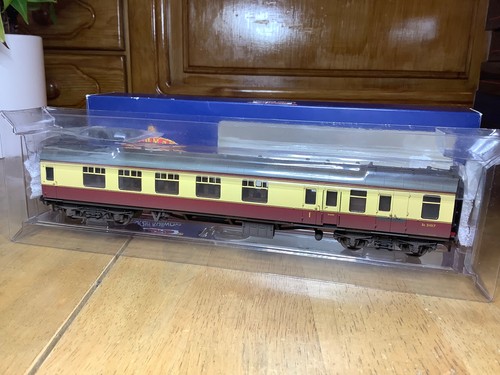 Bachmann 39-227D BR Mk.1 Crimson & Cream Brake Corridor Composite BCK weathered