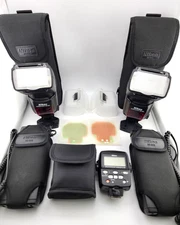 Mint 2x Nikon SB-900 Shoe Mount Camera Flash Speedlight W/ accessories & Remote!