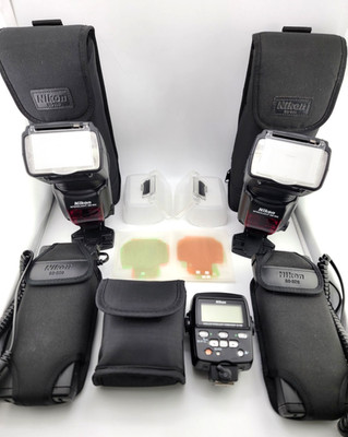 Mint 2x Nikon SB-900 Shoe Mount Camera Flash Speedlight W/ accessories & Remote!