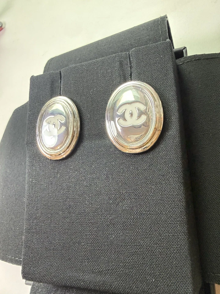 CHANEL Mirror Clear Oval Large 25S Ring AUTH Big White CC Logo Size 52/53 Resin - Bild 4 von 4