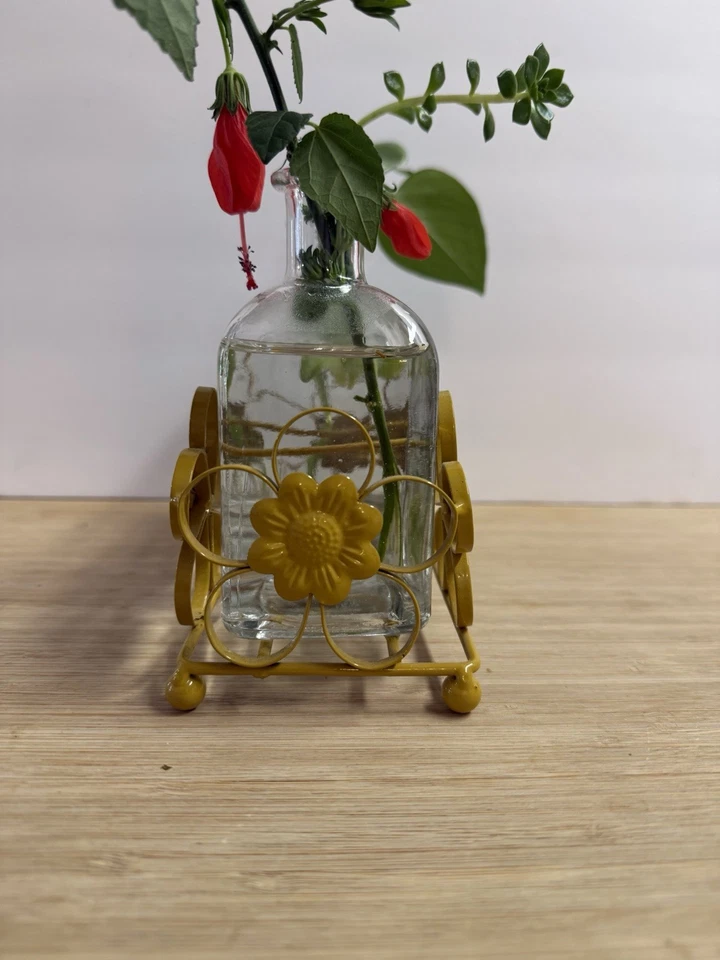 ¿Vintage? Arreglo floral de estación de propagación de jarrón de vidrio de 3 brotes Foto 3 de 4