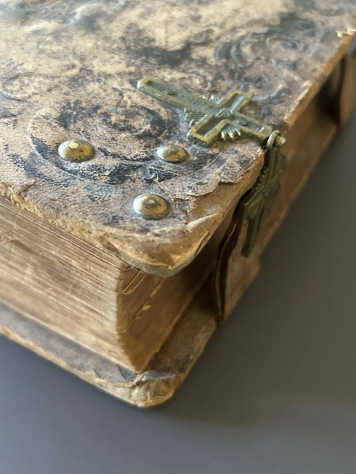 1880 Swedish Biblia Holy Bible Gleerup Leather Brass Clasps Antique Gothic - Image 4 of 4