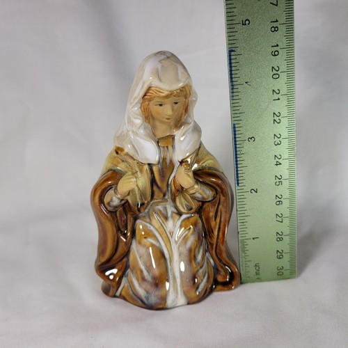 MARY Replacement Figurine from KIRKLANDS Potters Garden II Nativity Porcelain - Picture 6 of 6