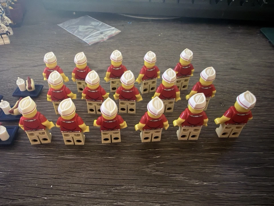 LEGO Hot Dog Vendor 71018 minifigure CMF Series 17 Waiter Server - Image 3 of 4