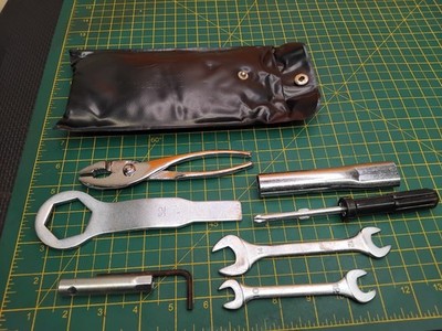 Oldtimer Kawasaki Werkzeugkoffer Tasche OEM Tools LT23769-SP