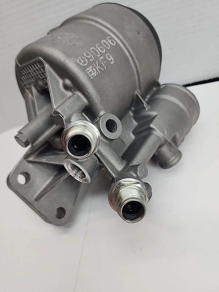 Mercedes Benz Fuel Filter Housing 90606 KF9 - Image 3 of 4