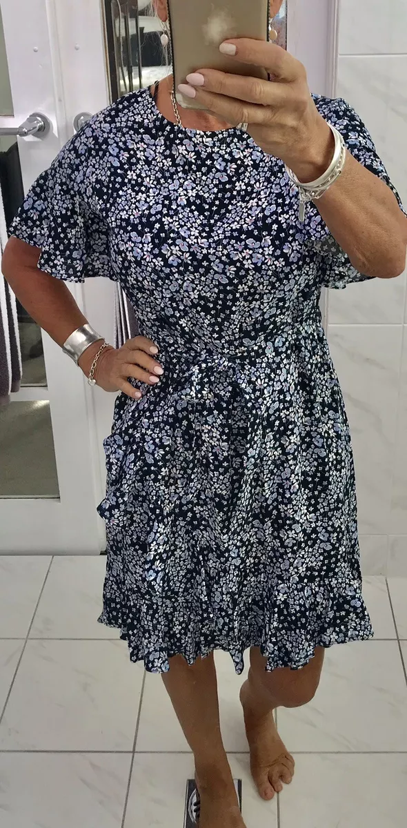 H&m blue floral outlet wrap dress