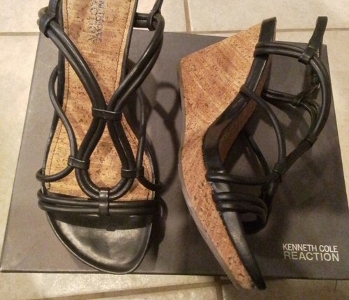 Kenneth Cole Reaction Black Straps Tan Soles Don't Dare Platform Wedges Sandals - Picture 6 of 6
