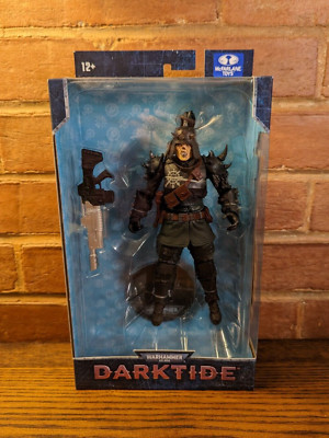 McFarlane Warhammer 40,000 Darktide Traitor Guard 7'' Figure