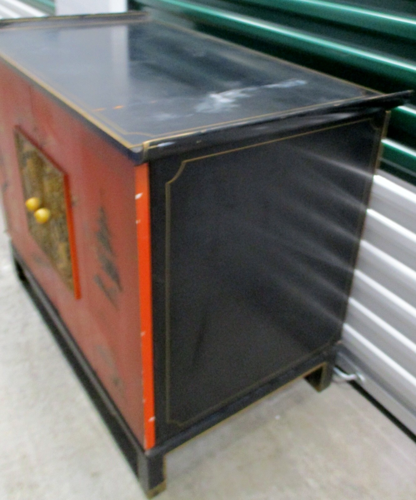 Vintage Asian Black and Red Lacquer 2Tone Zenith TV with