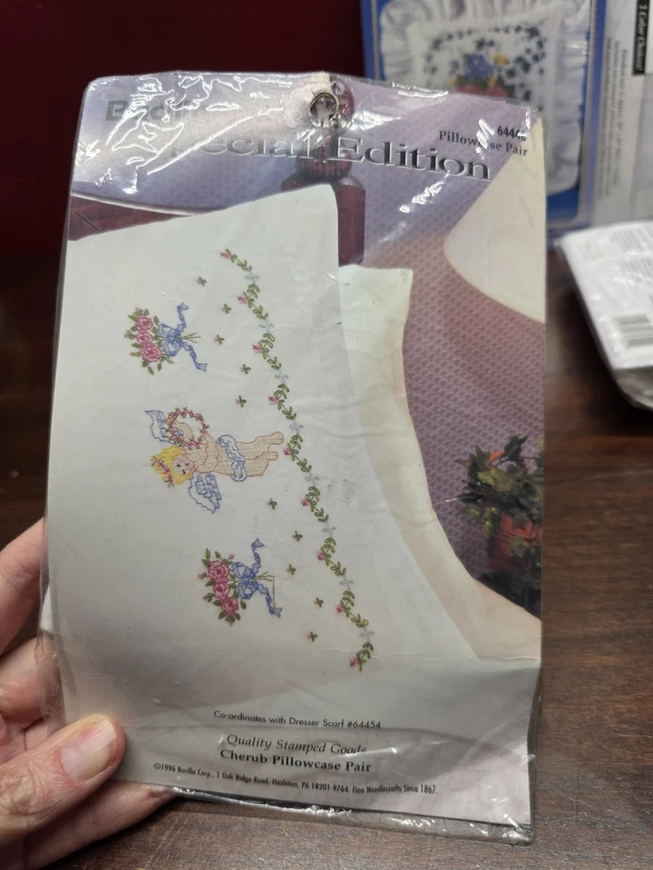 Fundas de almohada vintage estampadas para bordar Lote de 5 manualidades flores querubín NOS Foto 3 de 4