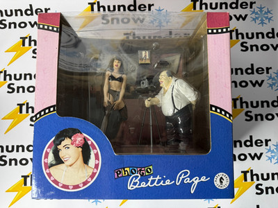 Bettie Page Photo Shoot Action Figure 2001 Dark Horse Comics Sealed New