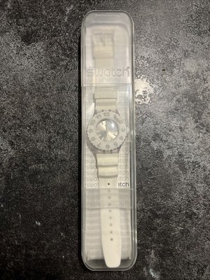 Swatch SUUK114 Watch in Weiß NEU und UNGETRAGEN 