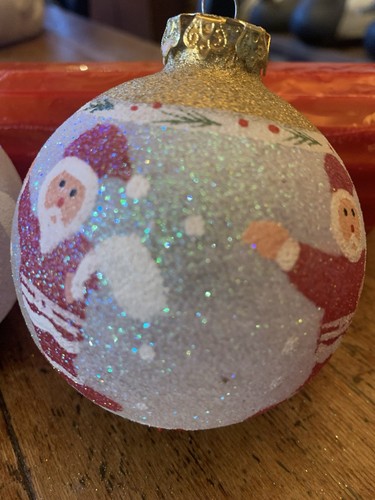 Set 2 Vintage Hand Painted Santa Ornaments  - Bild 9 von 9