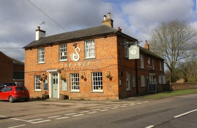 Foto 6x4 The Swan Stewkley, High Street North Es gibt einen OS-Benchmark [c2017