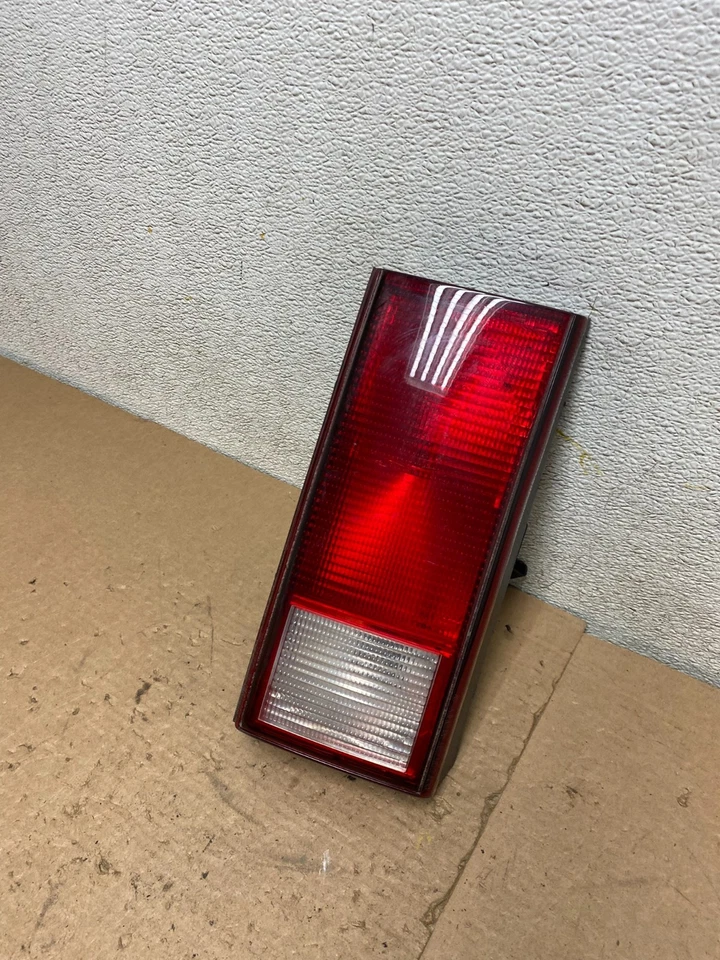 1996 1997 1998 Buick Skylark passageiro direito lanterna traseira interna lateral direita P5333 DW - Imagem 2 de 4